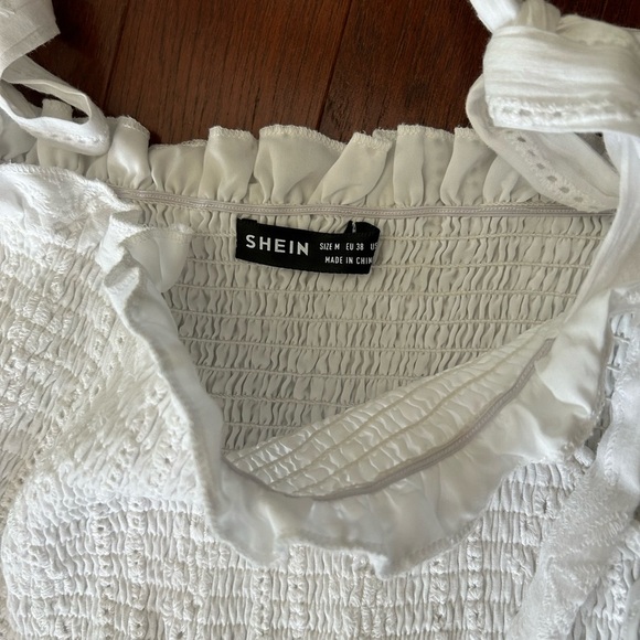 SHEIN Mulvari Shirred Knot Shoulder
Ruffle Hem Schiffy MIDI Dress Size M
White - Picture 13 of 14